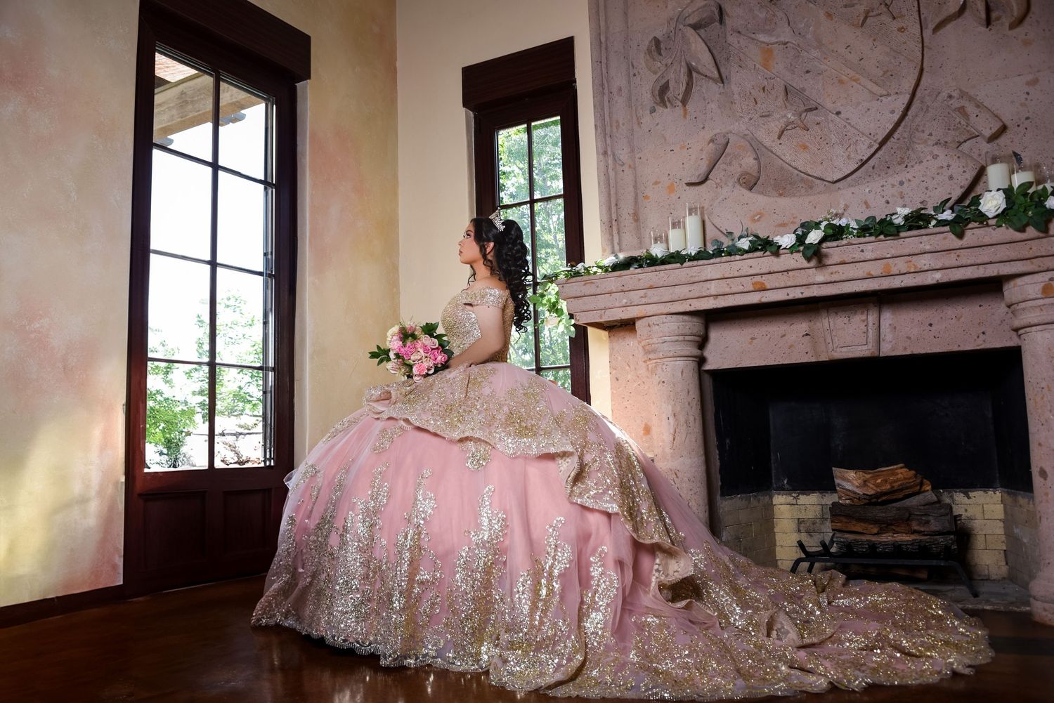 DFW quinceañera venue photographed by Fotolilly Photography during real quince event with full court and reception setup