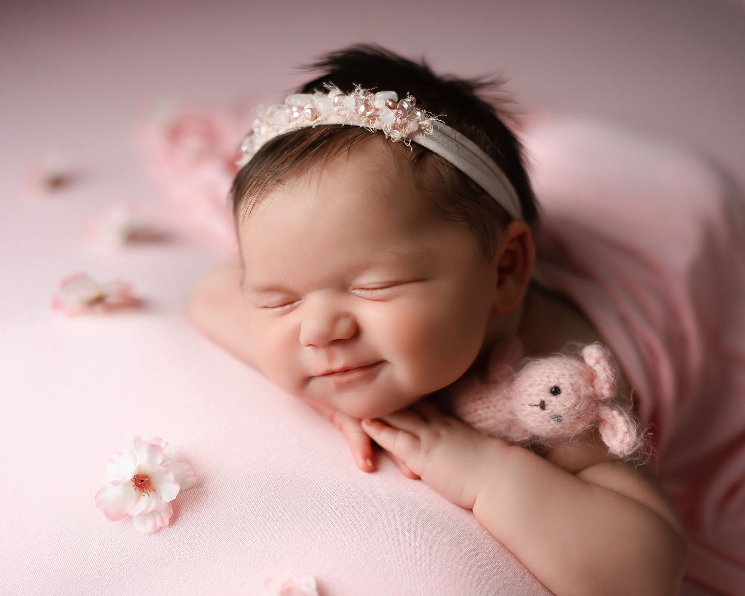 Newborn photography studio located in between Atlanta, Georgia and Birmingham, Alabama with full service photo studio.