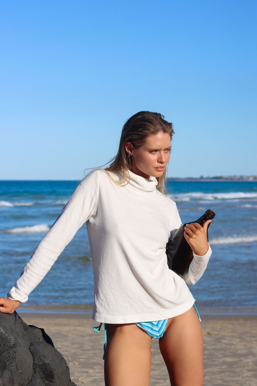 model portfolio, elegant image, photoshoot, gold coast, water, blue hues, gold coast photographer, beach, pose