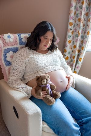Waynesboro, VA lifestyle maternity photographer capturing families and their special milestones. Photo captured in Harrisonburg, VA.