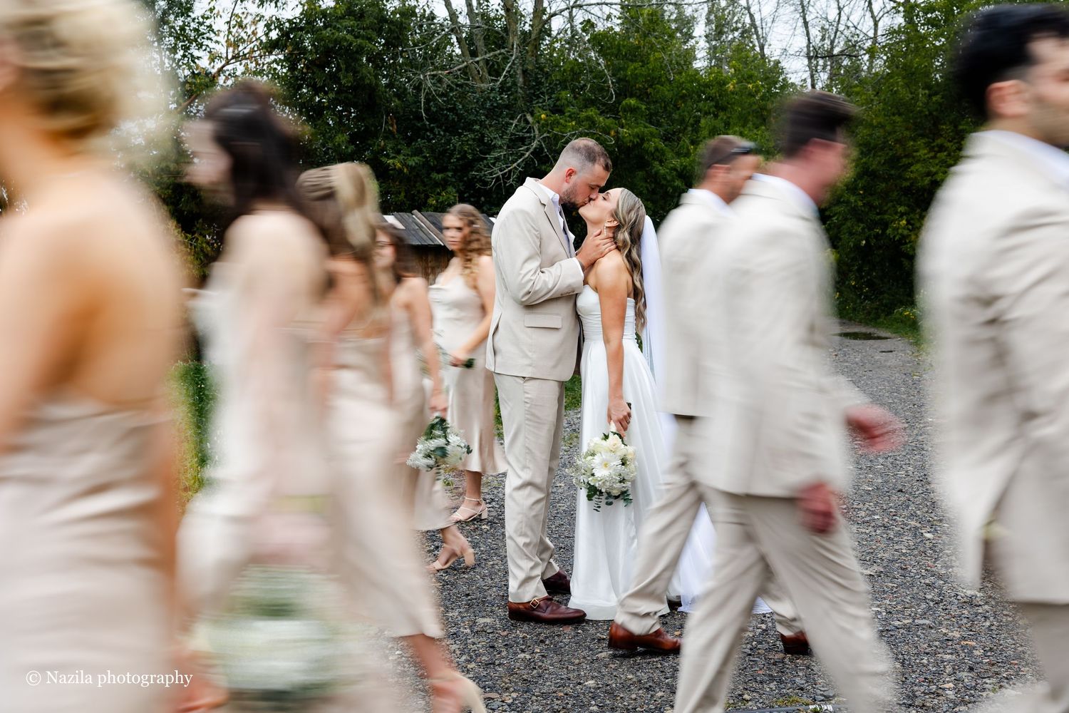 Full wedding party group portrait — Montreal wedding photographer