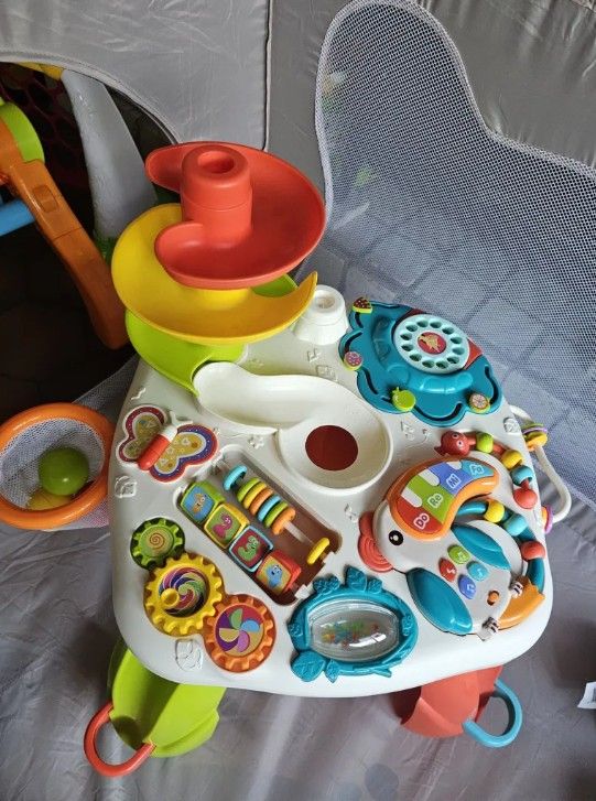 speel-en activiteitentafel cadeautip eerste verjaardag baby