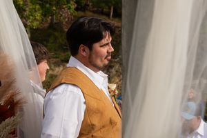 wedding groom photography