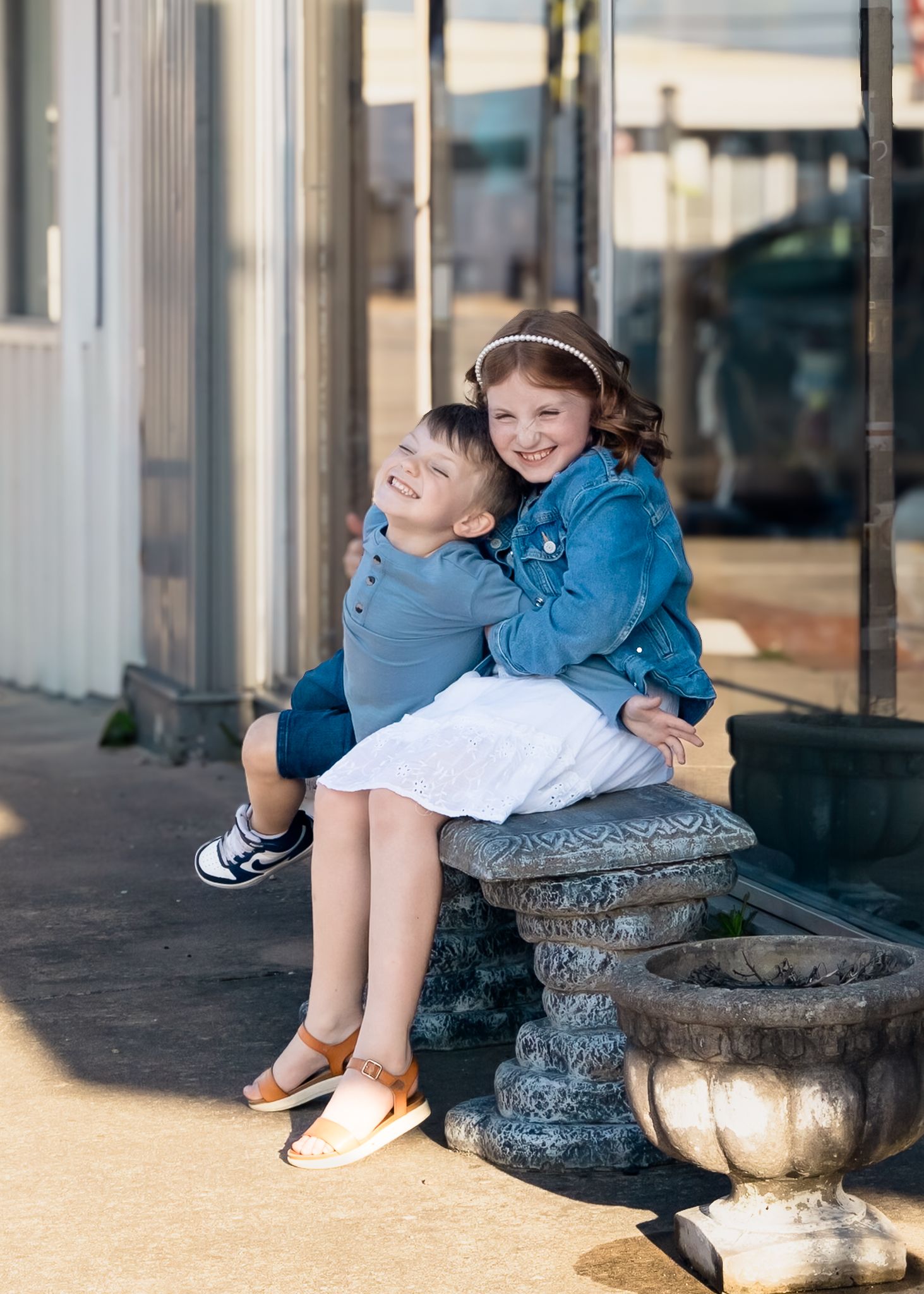 Maternity Photos. Natural light photography. in-home family session.
