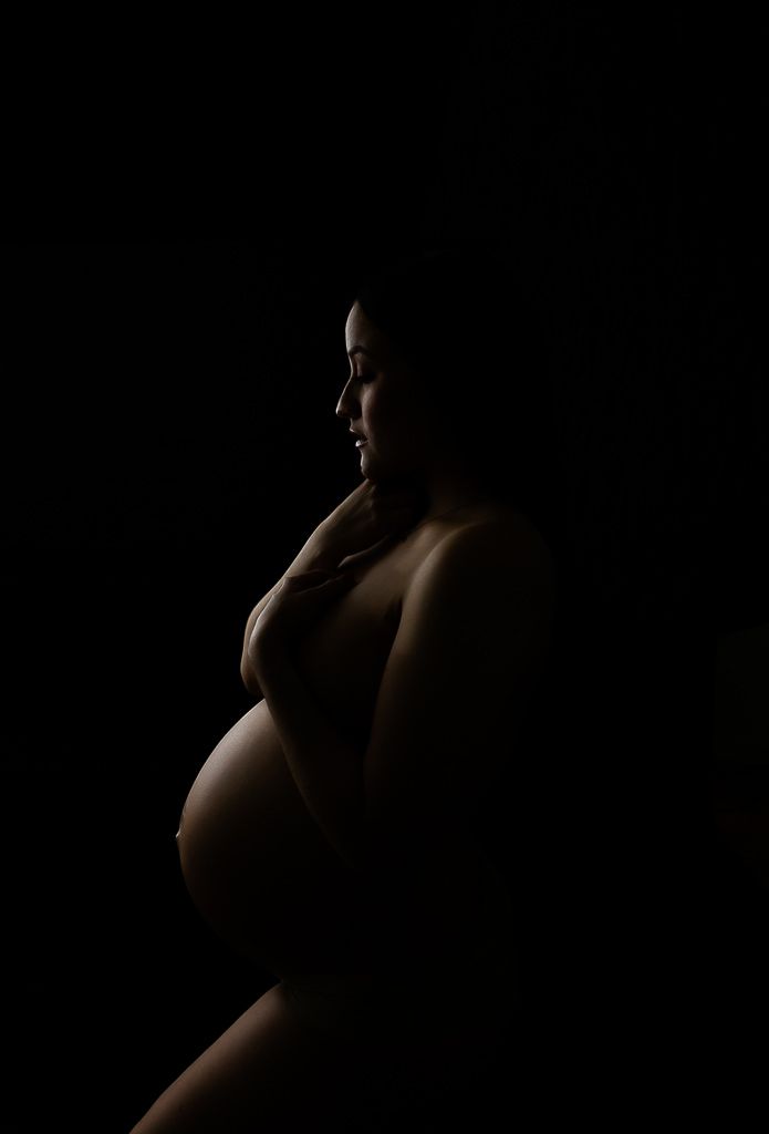 Orlando FL Maternity Photography 21 Moments Photography pregnant mother silhouette of baby bump