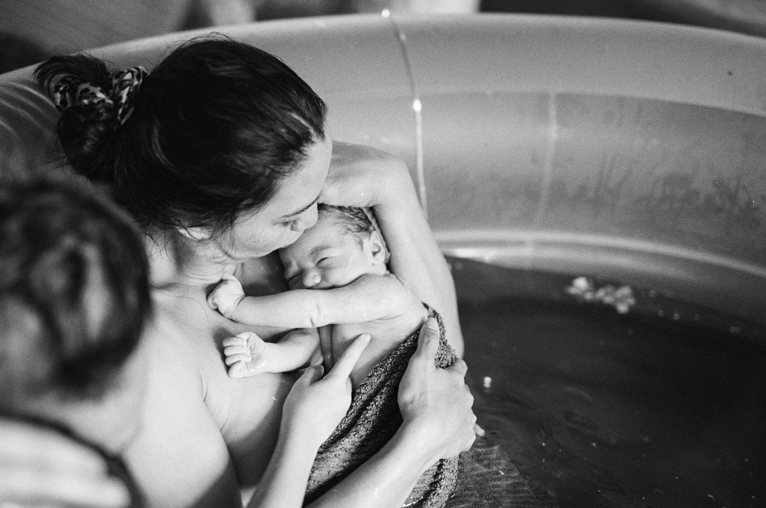 nadine luise wache; documentary style photography, cairns family photographer; analogue photographer; film photographer family birth