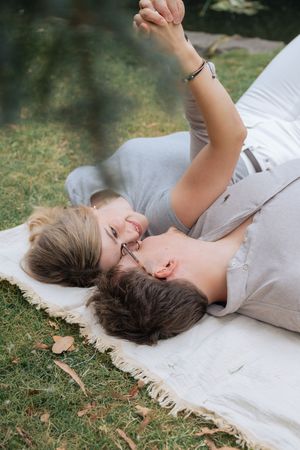 Relaxed couples session in Melbourne, capturing real connection, soft moments, and effortless love in a natural, candid way.