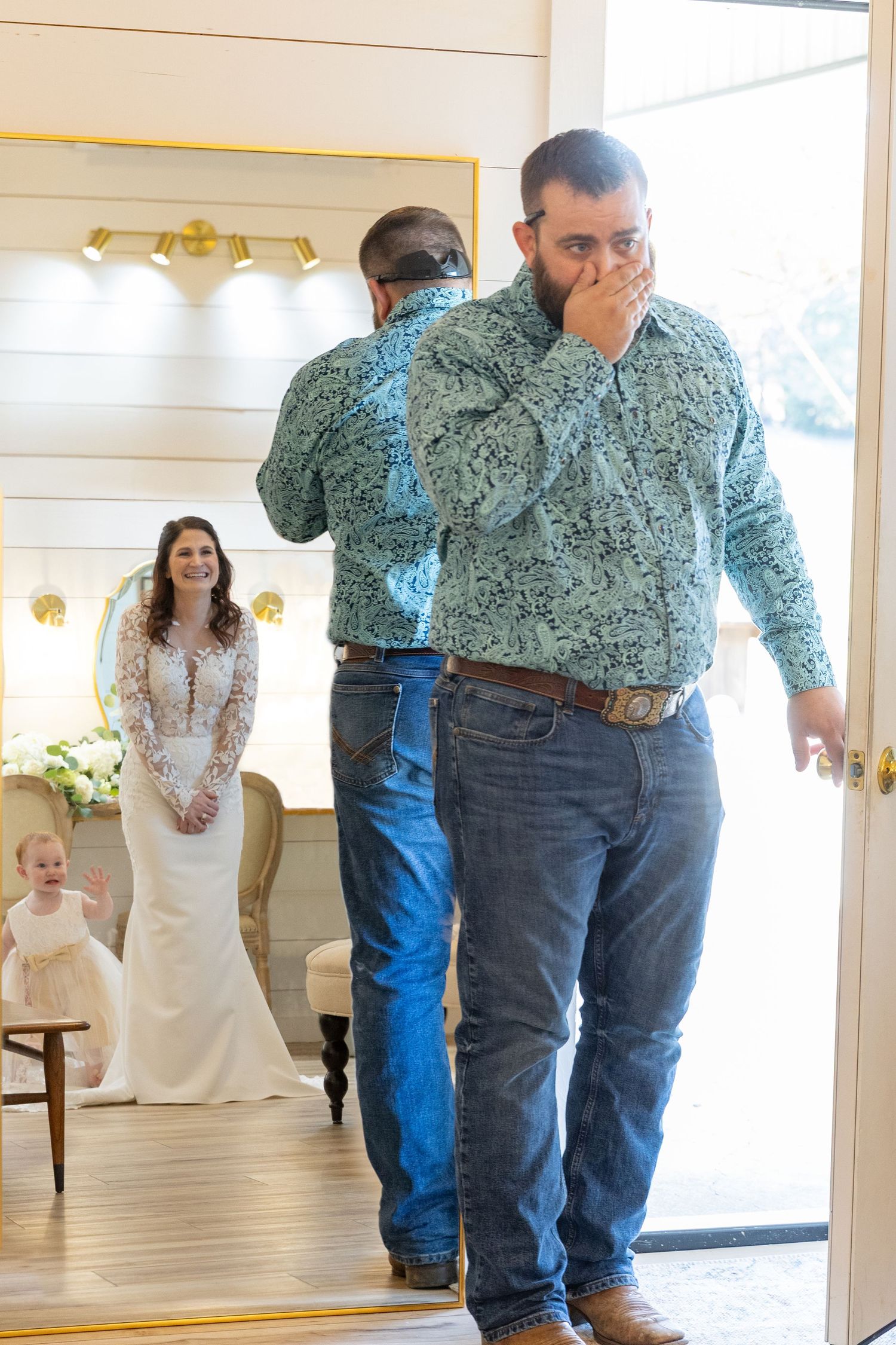 older brothers first look seeing bride