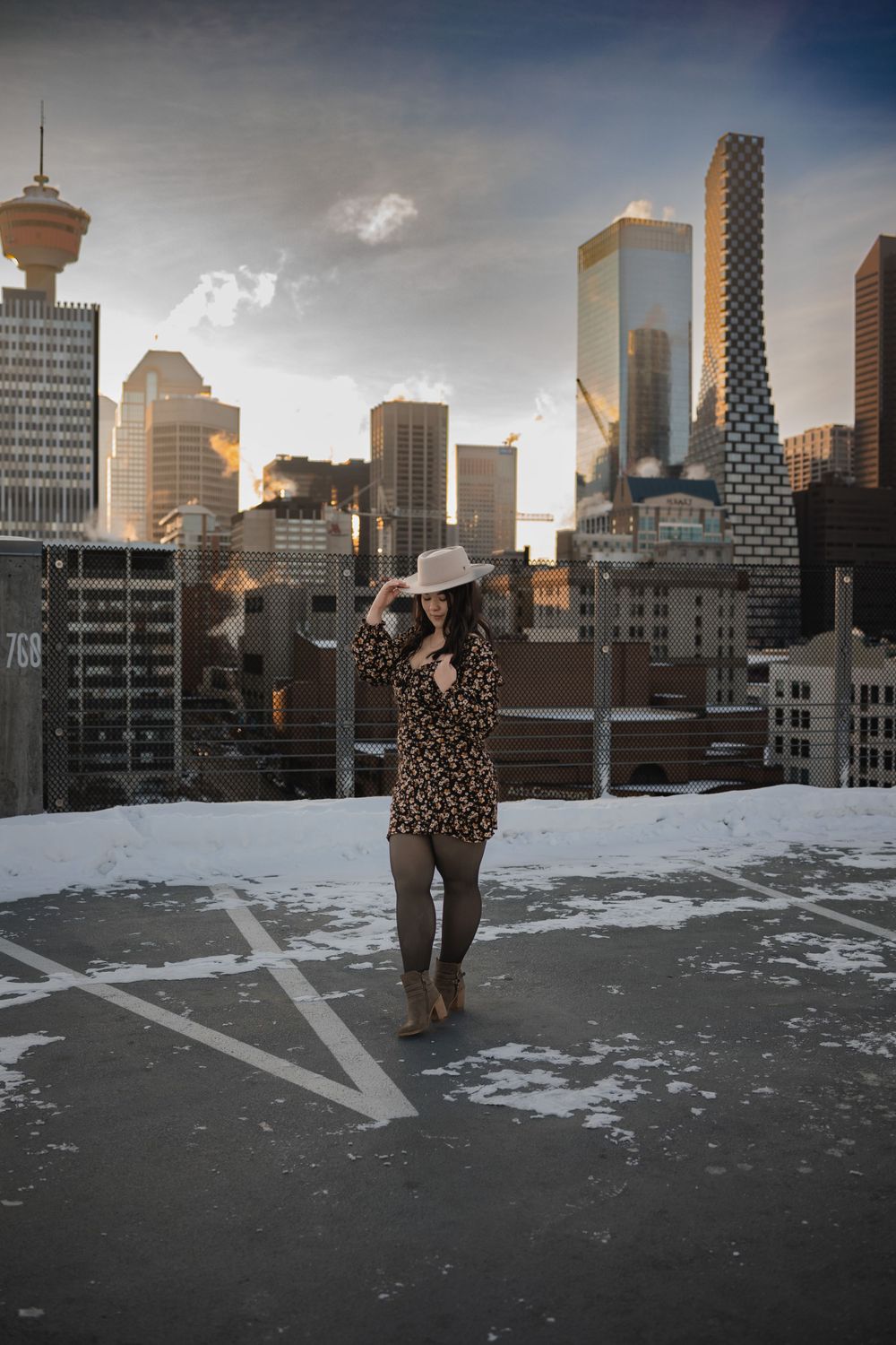 Alberta.Calgary.Edmonton Wedding Photographer JRoyale Photography Couple session winter calgary tower