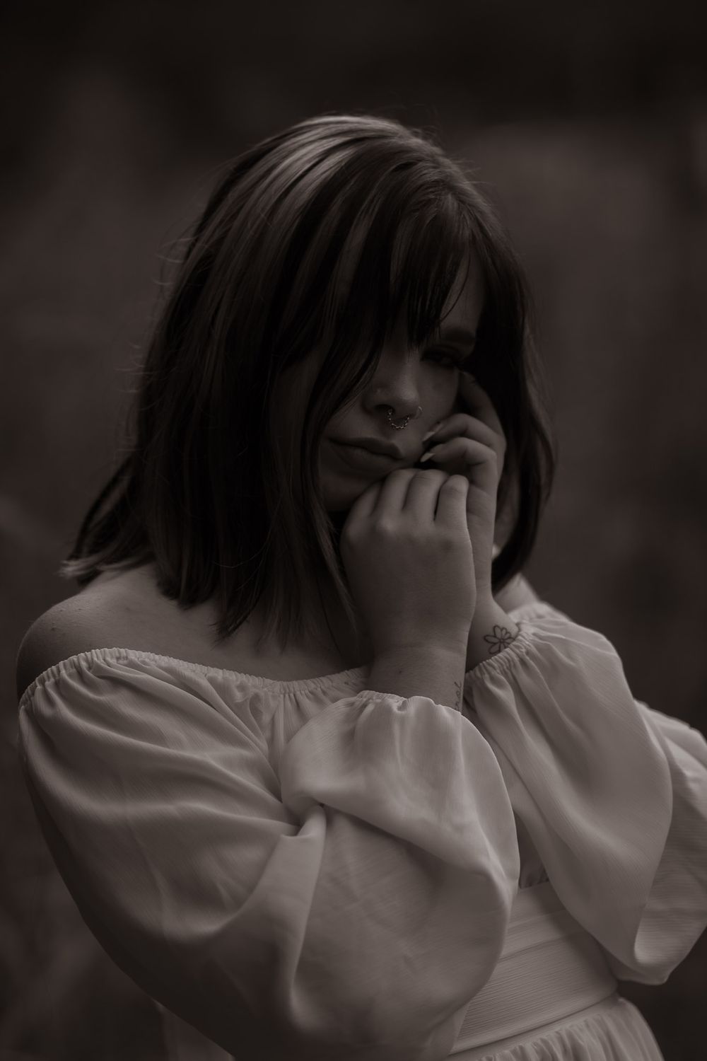 Black and white moody photo during an early morning photoshoot in Joplin, Missouri.