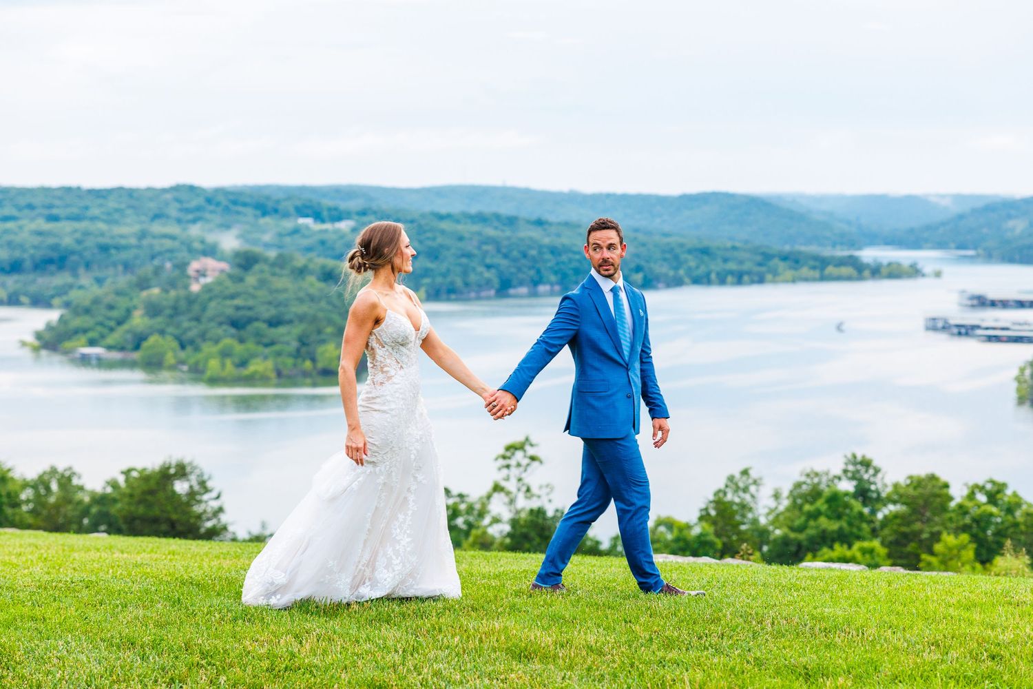 Big Cedar Lodge lakeside wedding ceremony venue Branson MO is a luxury destination near Top of the Rock.