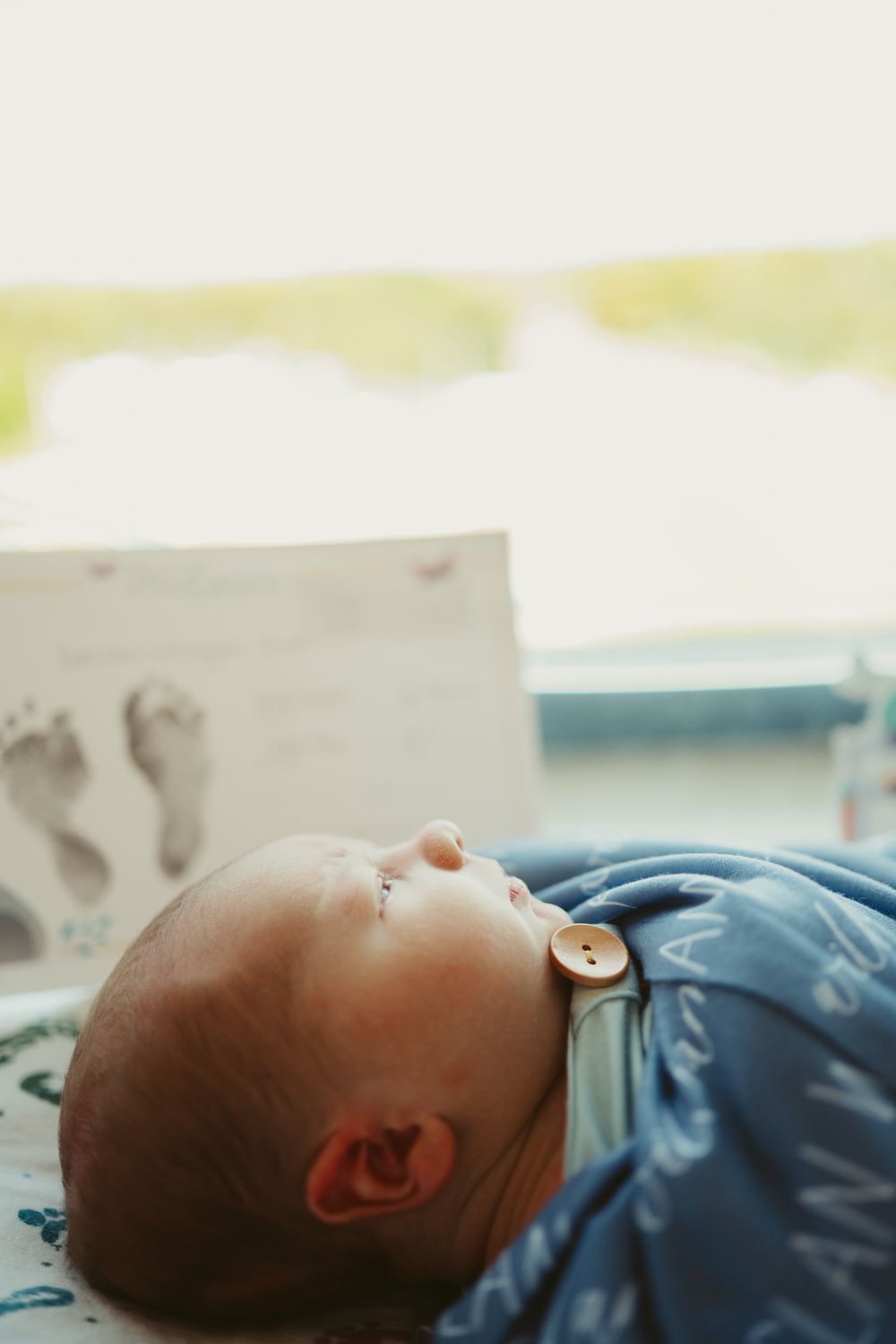 Fresh 48 session by Dayton, Ohio based newborn photographer Disney Magic Photography, serving Beavercreek, Bellbrook, Kettering and more.
