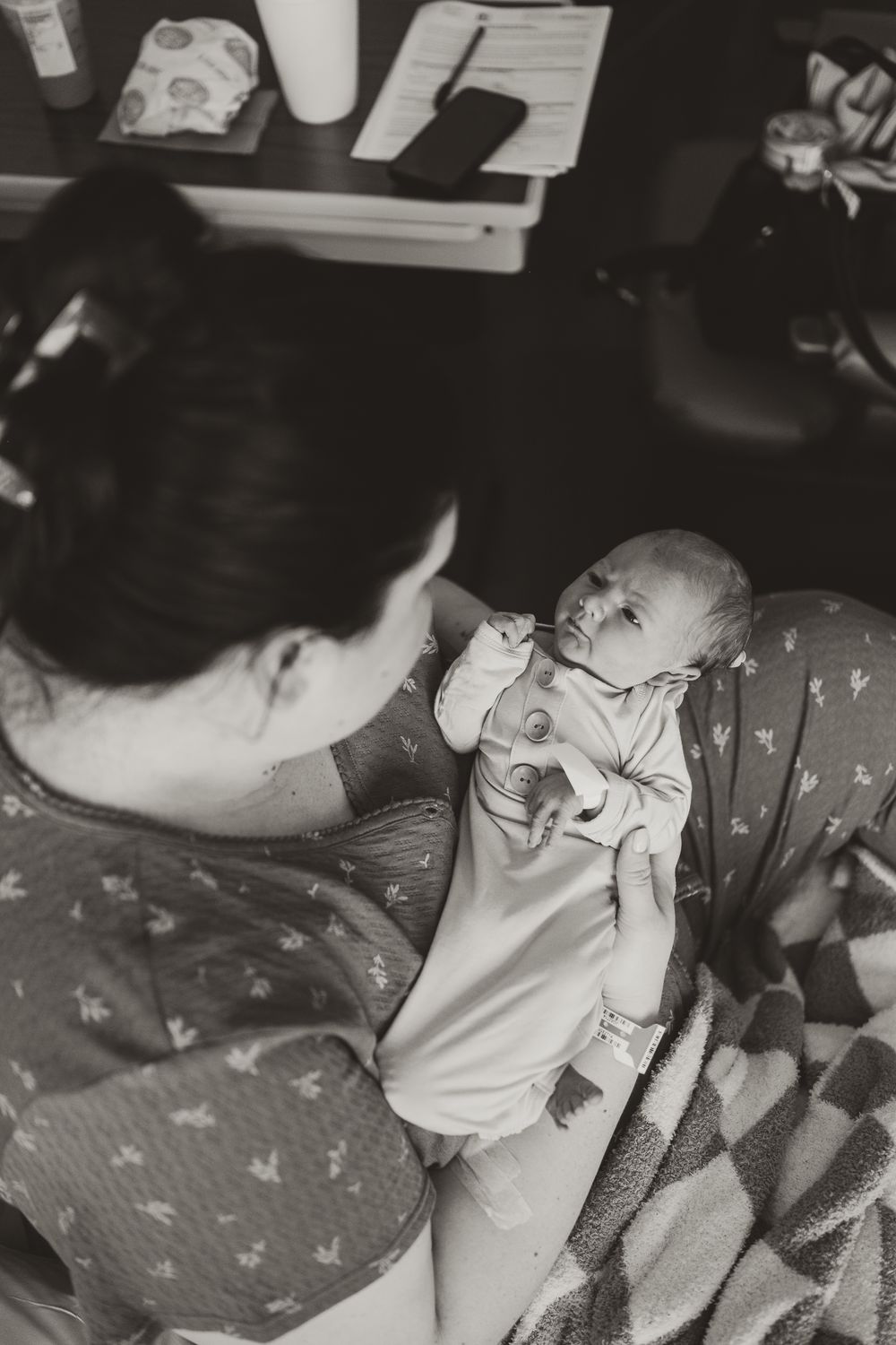 Fresh 48 session by Dayton, Ohio based newborn photographer Disney Magic Photography, serving Beavercreek, Bellbrook, Kettering and more.