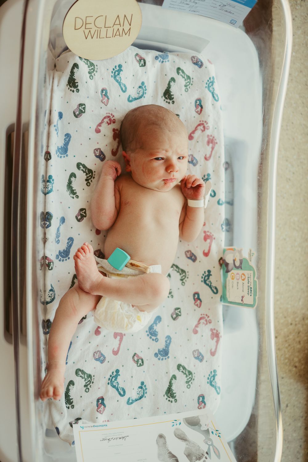 Fresh 48 session by Dayton, Ohio based newborn photographer Disney Magic Photography, serving Beavercreek, Bellbrook, Kettering and more.