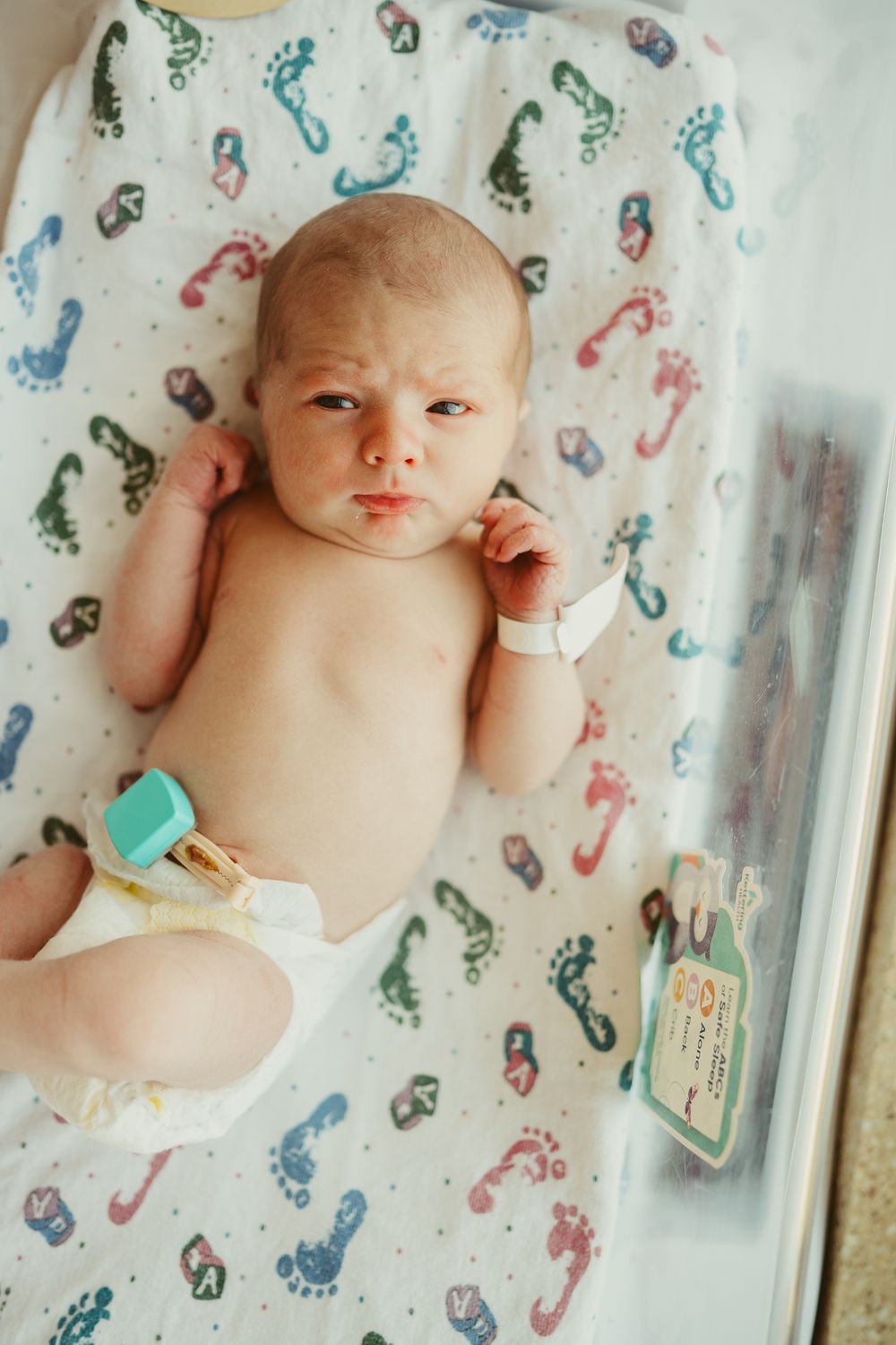 Fresh 48 session by Dayton, Ohio based newborn photographer Disney Magic Photography, serving Beavercreek, Bellbrook, Kettering and more.