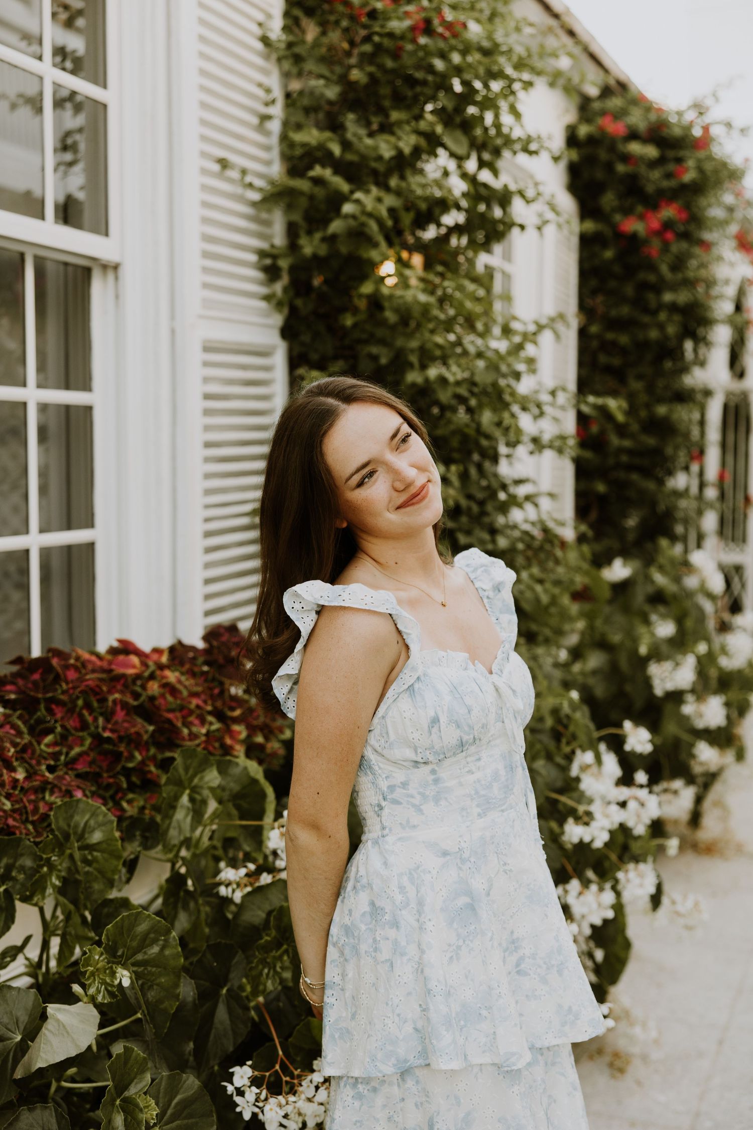 Senior Portraits in Worth Avenue captured by Lindsay McDow Photography in Palm Beach, Florida.