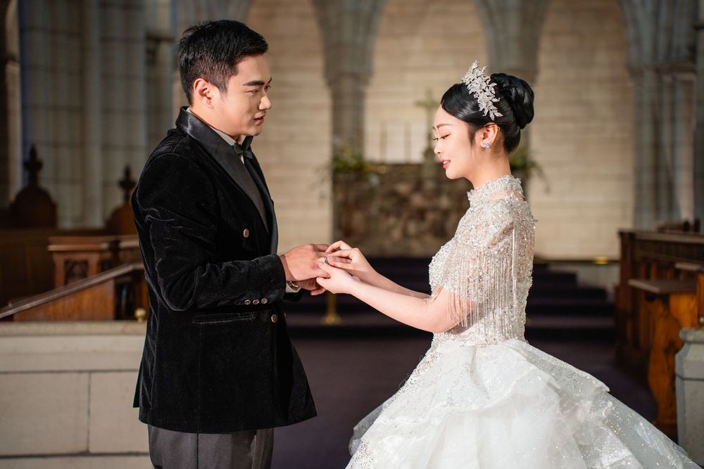 Classic and elegant church pre-wedding photography captured inside the historic St Matthew-in-the-City, Auckland.