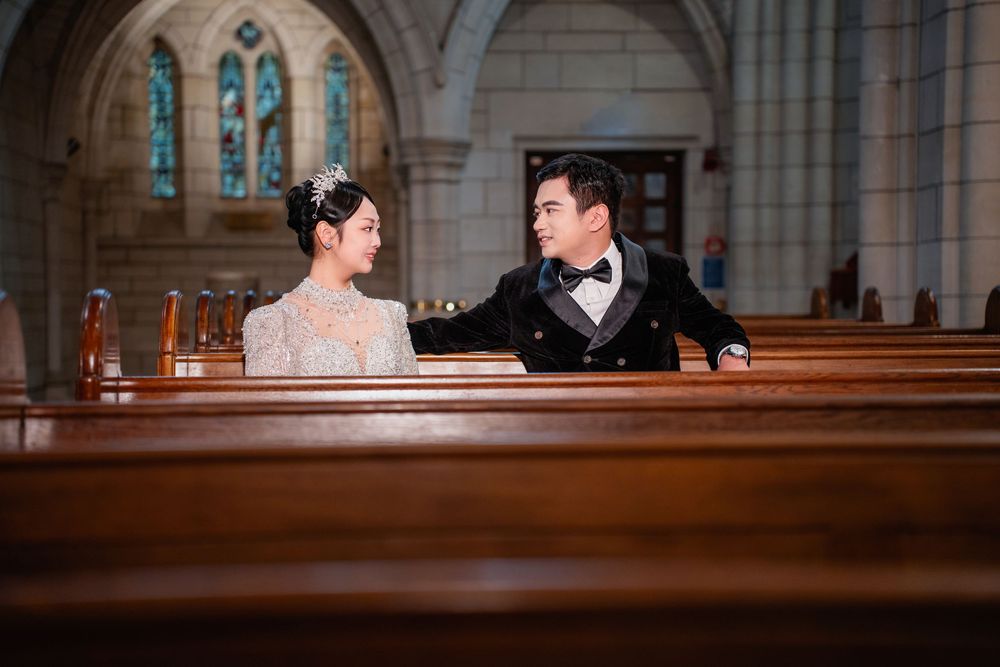 Classic and elegant church pre-wedding photography captured inside the historic St Matthew-in-the-City, Auckland.