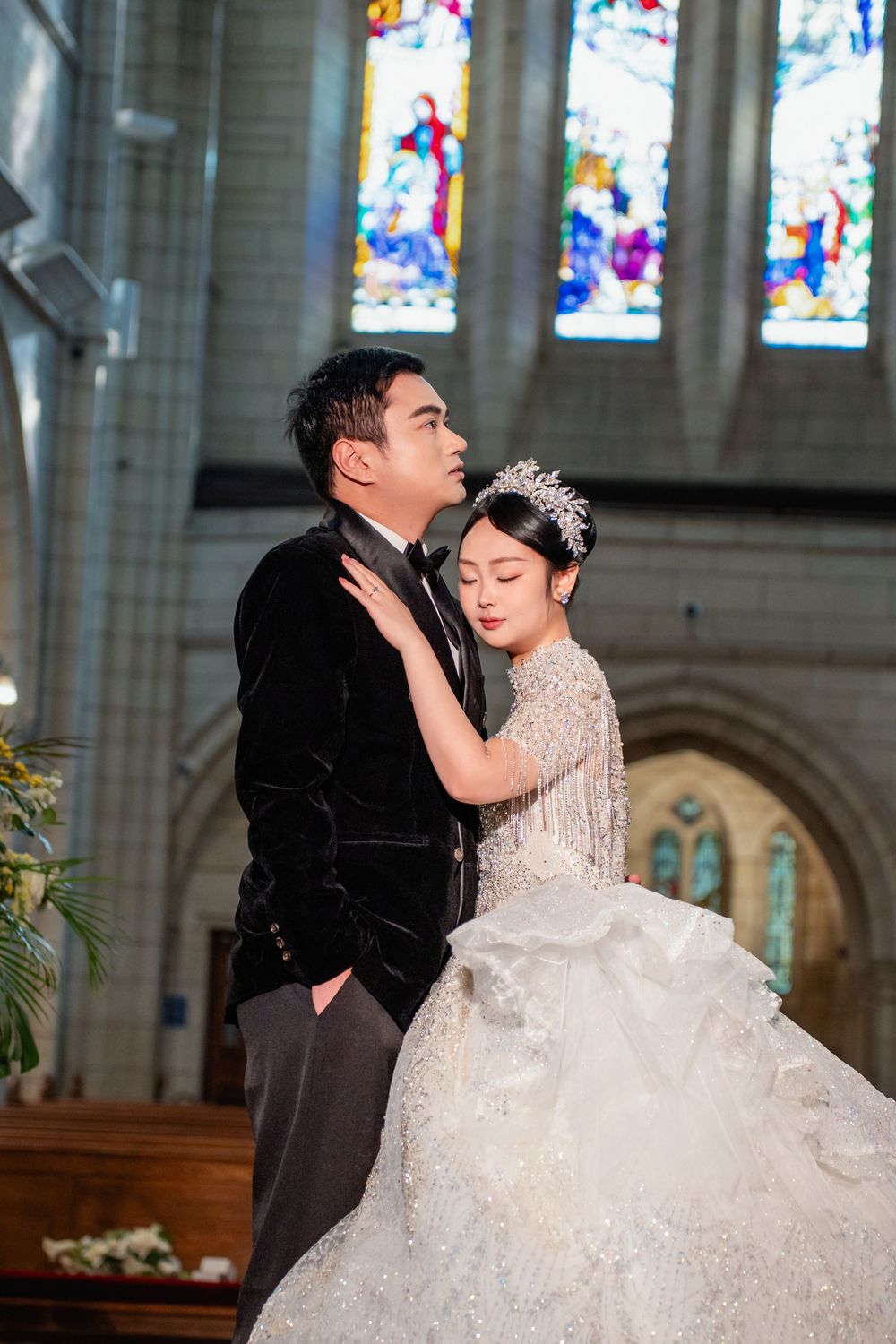 Classic and elegant church pre-wedding photography captured inside the historic St Matthew-in-the-City, Auckland.