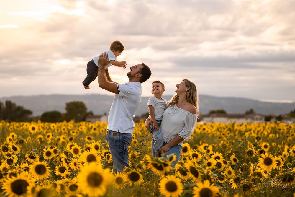 photographe famille Auvergne
séance photo famille
photo de grossesse
photo bébé
portrait famille naturel
reportage photo famille