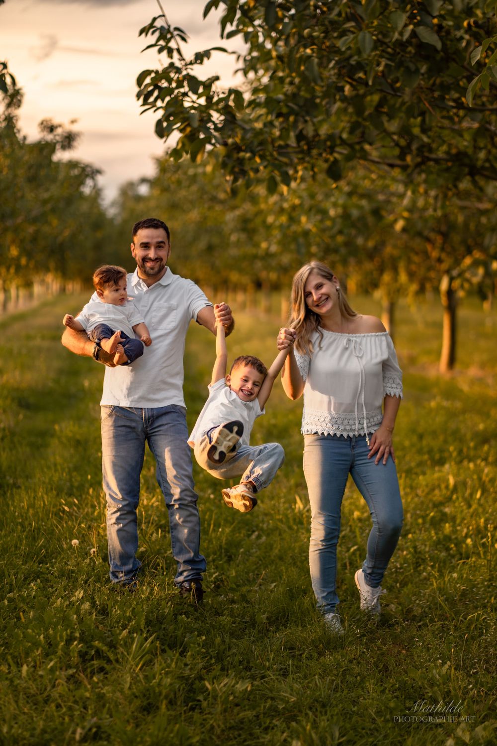 photographe famille Dôme Isère Valence
séance photo famille
photo de grossesse
photo bébé
portrait famille naturel
reportage photo famille