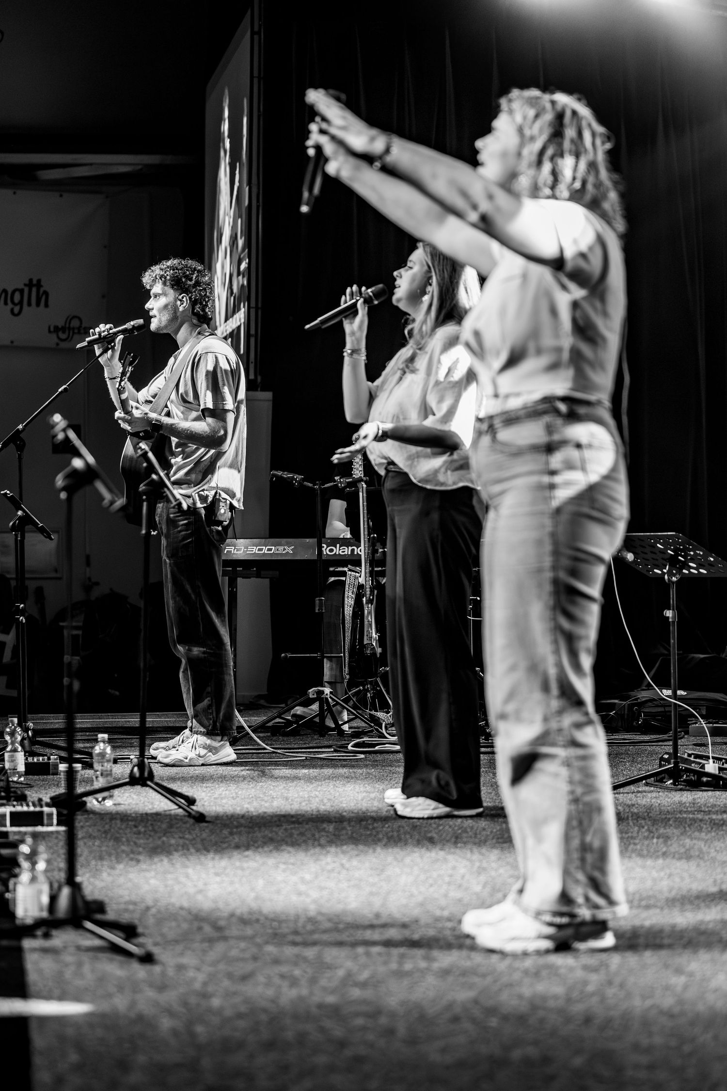 Limitless Build your Kingdom - Byjorinapeene
Aanbiddingsavond jongeren
Band Thirsty