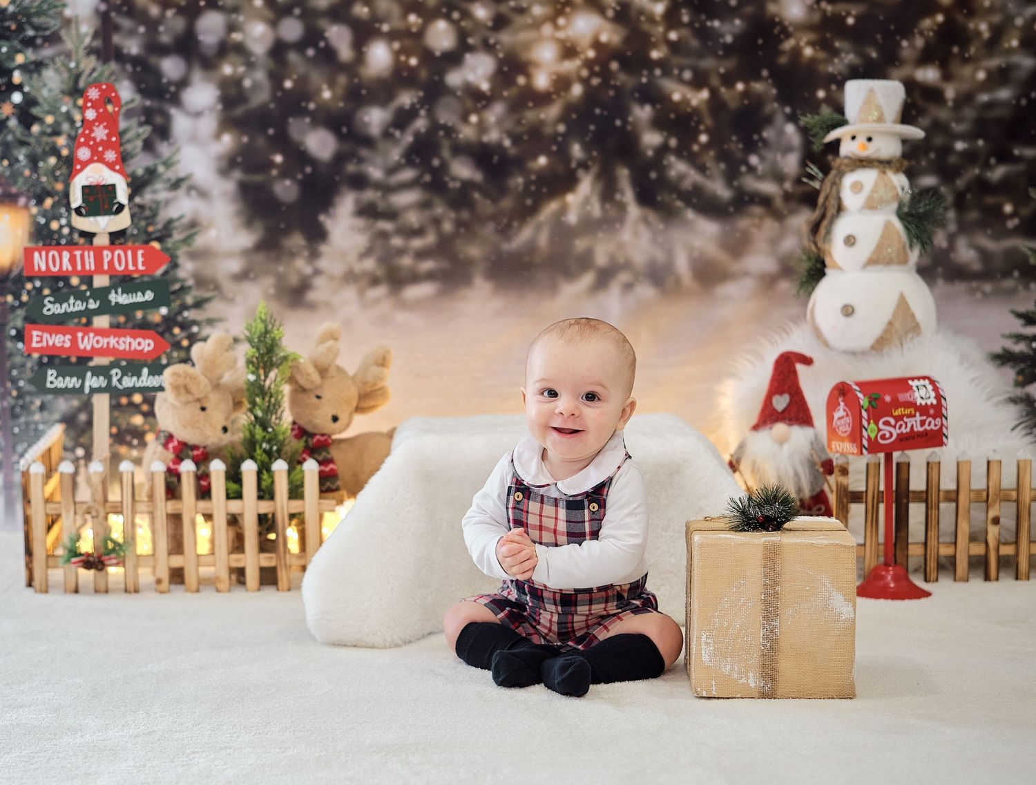 Bebe com cenário de natal