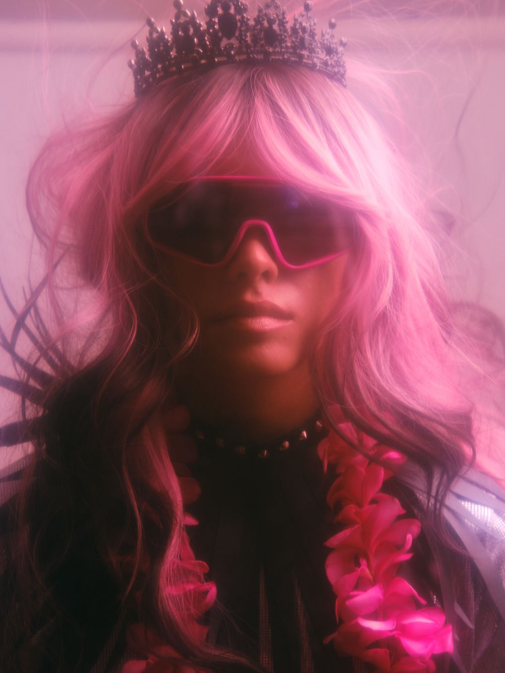 shooting photo portrait studio flou artistique fond rose fluo tevai reveil tahiti fashion week