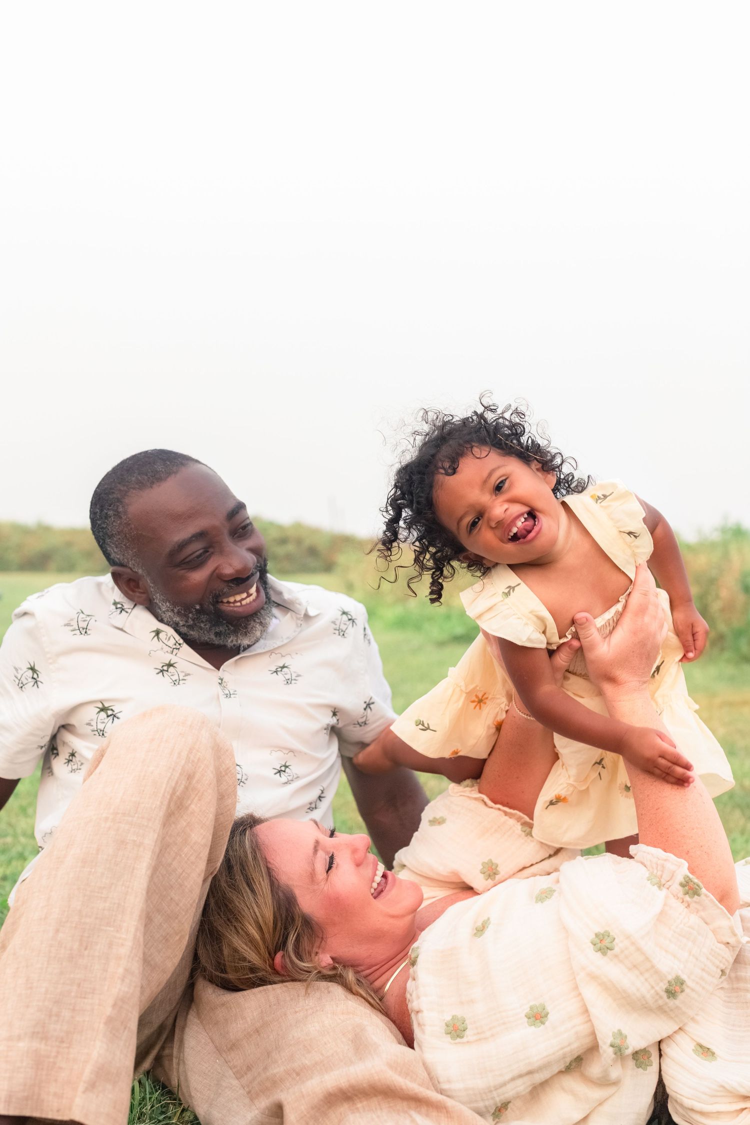 Fun, candid family photos in Matunuck Beach, Rhode Island. Family photography by Faith's Flicks by Faith Rodriguez, Now booking 2026.