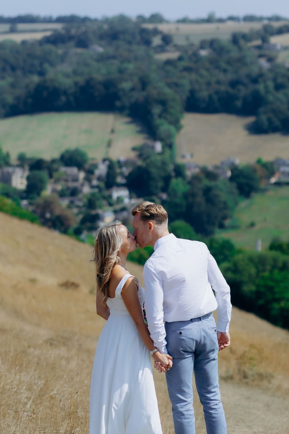 Cotswolds wedding elopement ceremony at Stroud Register Office.