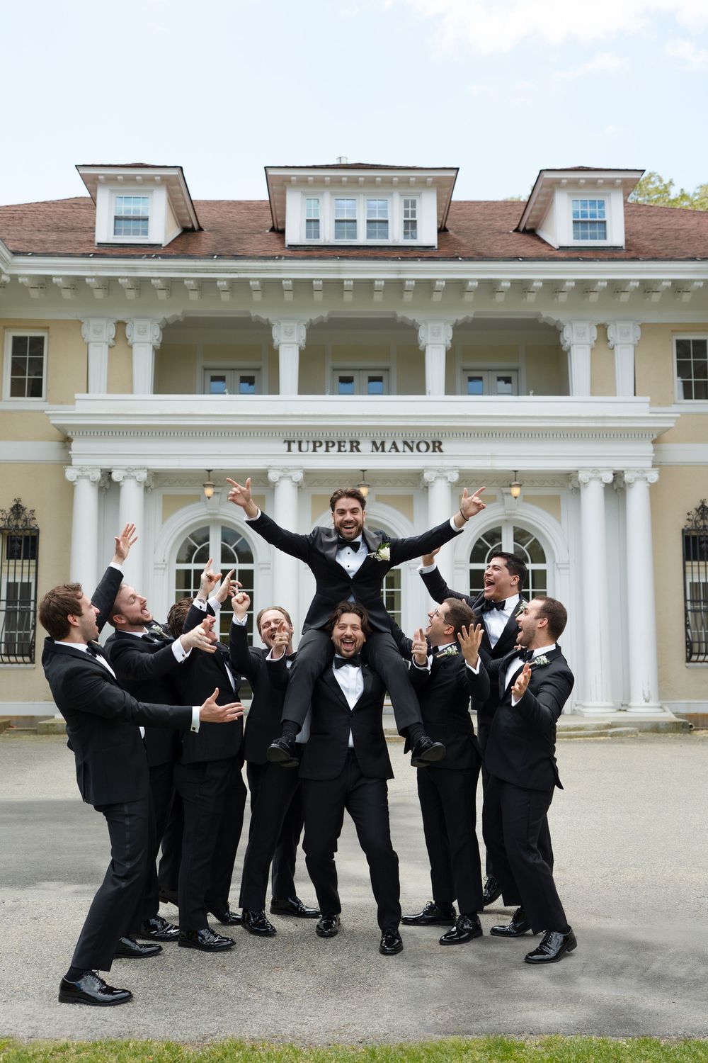 wedding venue tupper manor mansion bridal party professional photographer