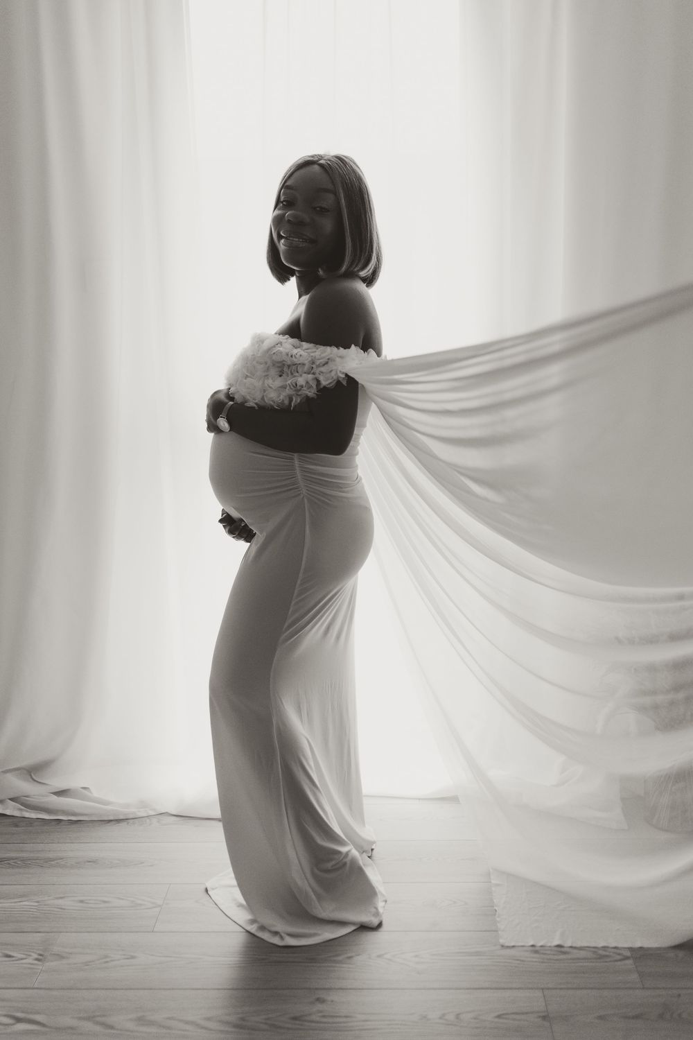 Pregnancy photoshoot in cozy home studio Vilvoorde near Brussels