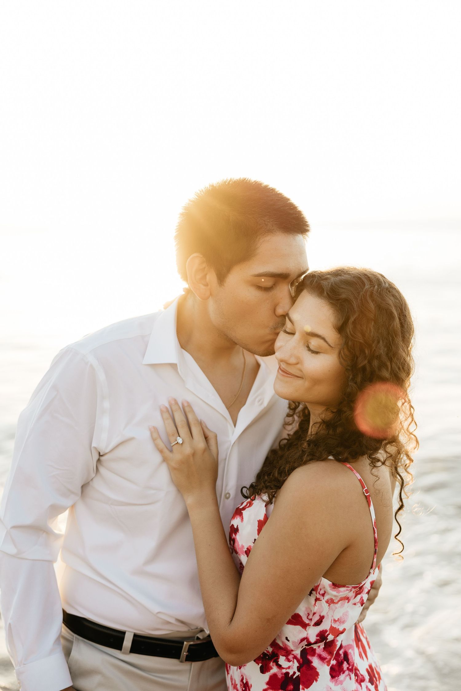 Jacksonville Beach engagement photos. Jacksonville Engagement Photographer, Jacksonville Wedding Photographer  - Lindsay McDow Photography
