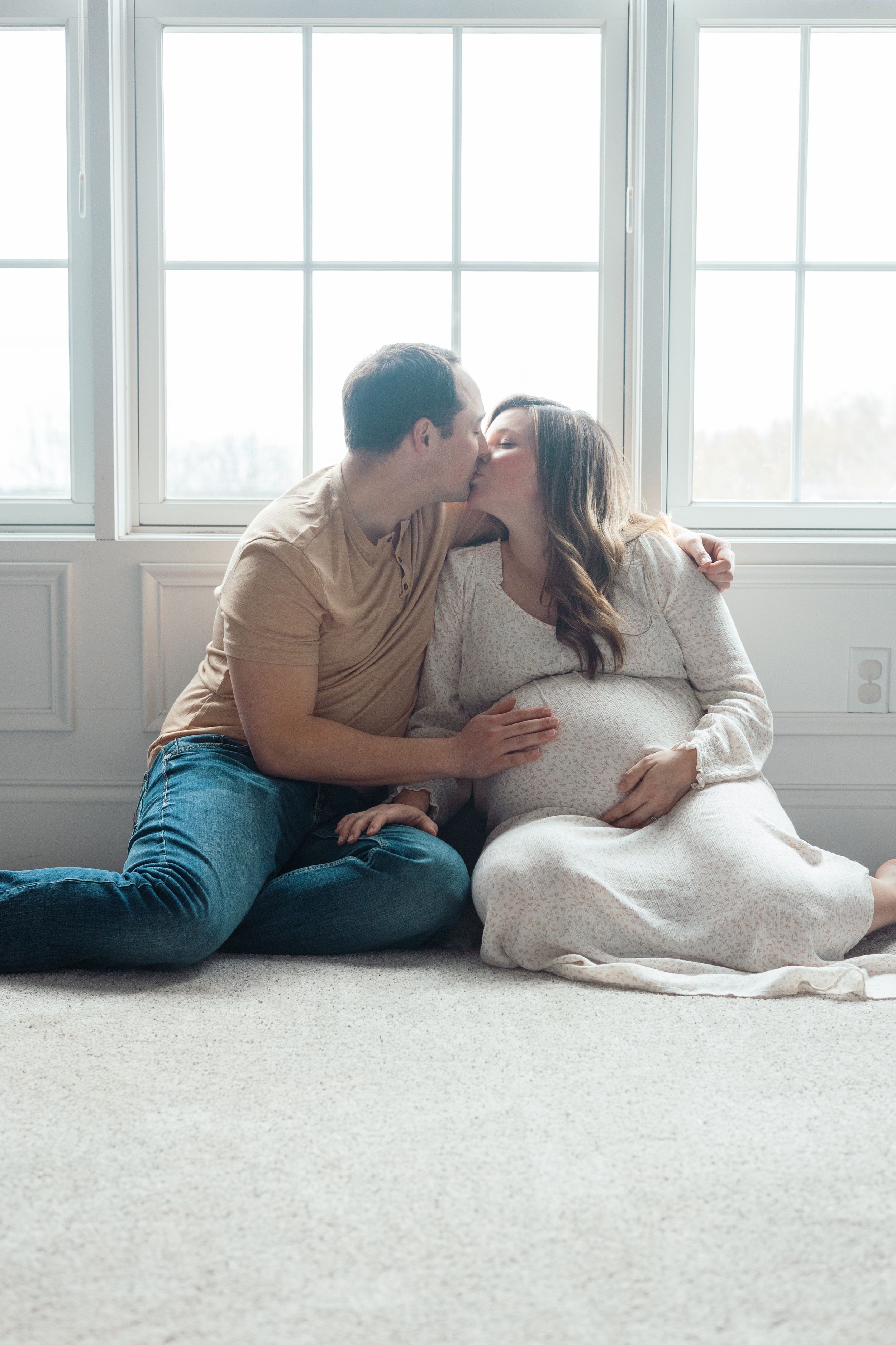 in home maternity photo taken by a granville ohio maternity photographer