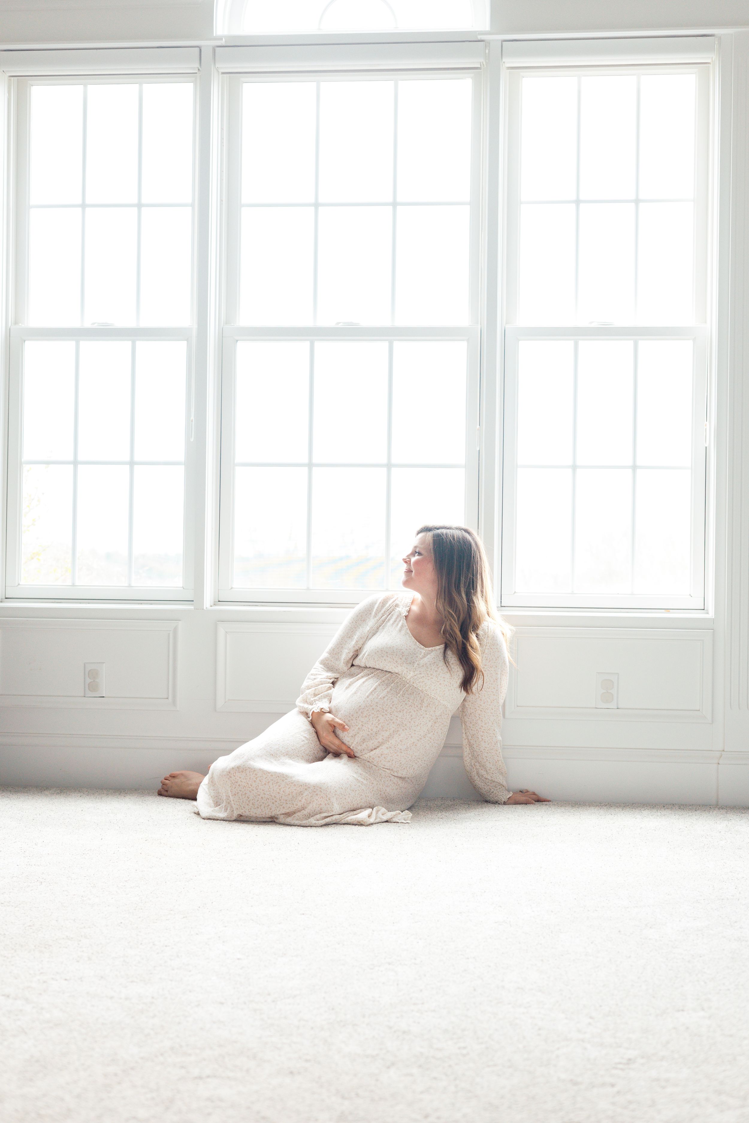 in home maternity photo taken by a columbus ohio maternity photographer