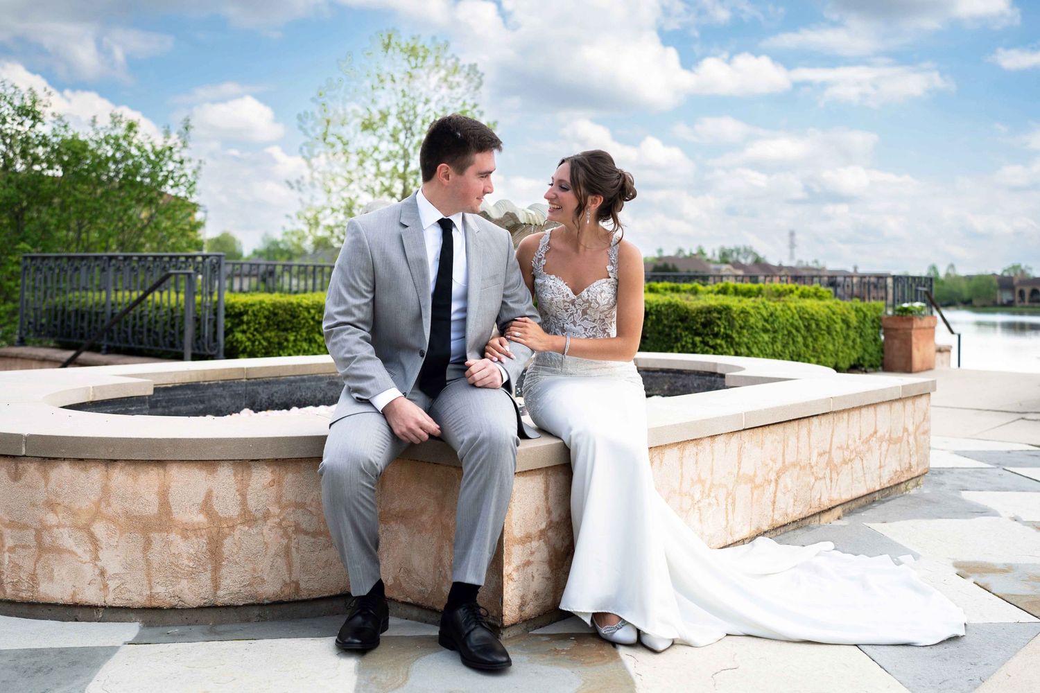 Artistic Columbus Ohio wedding couple