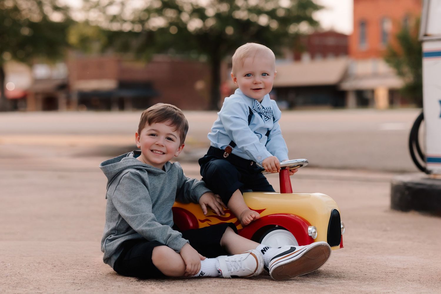 Lonoke Family pictures in Lonoke, Arkansas- Little Rascals 1 year old theme family session