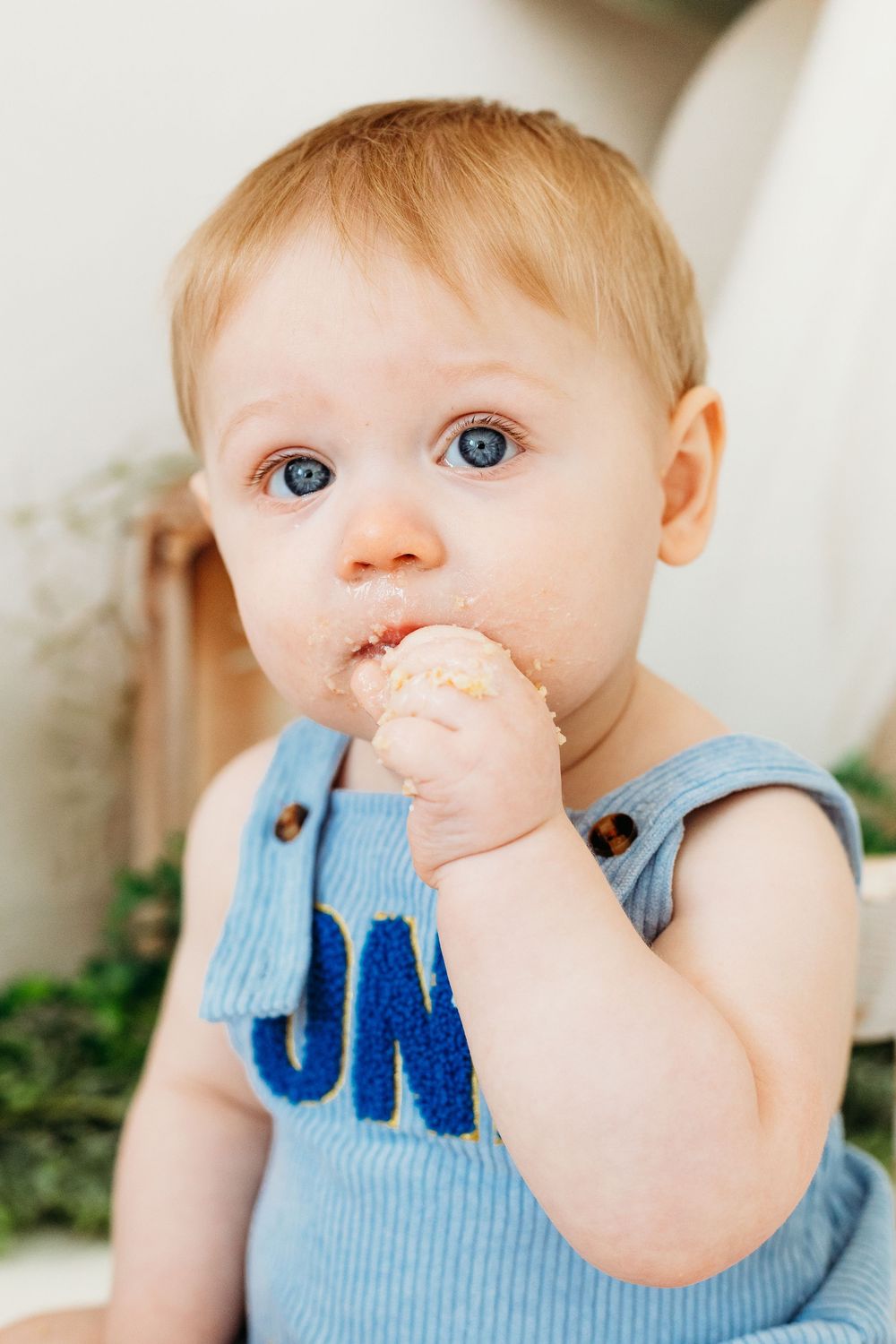 First birthday cake smash photography in Nottingham.