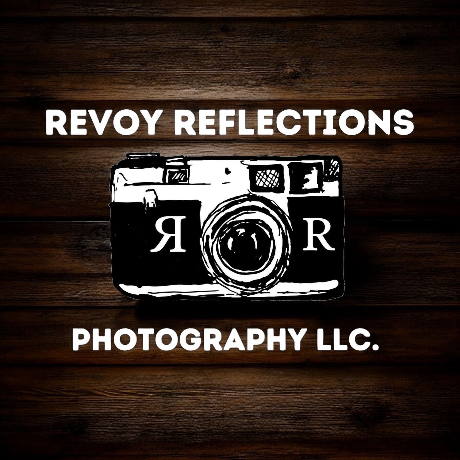 Black and white vintage camera logo design for photography business.