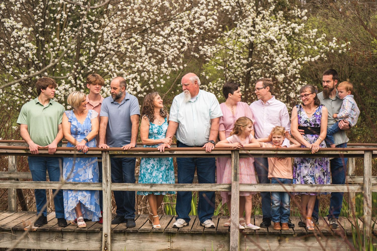 large family photo at Wilson Bridge in Hagerstown MD