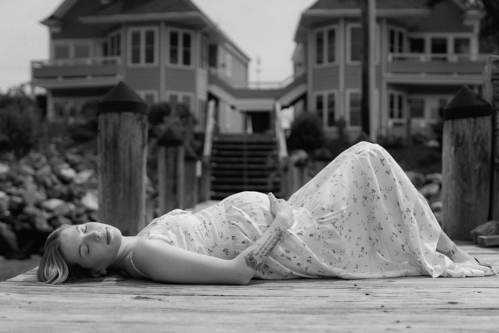 md maternity photographer, maternity photoshoot, ca maternity photographer, beach maternity inspo, intimate maternity photographer