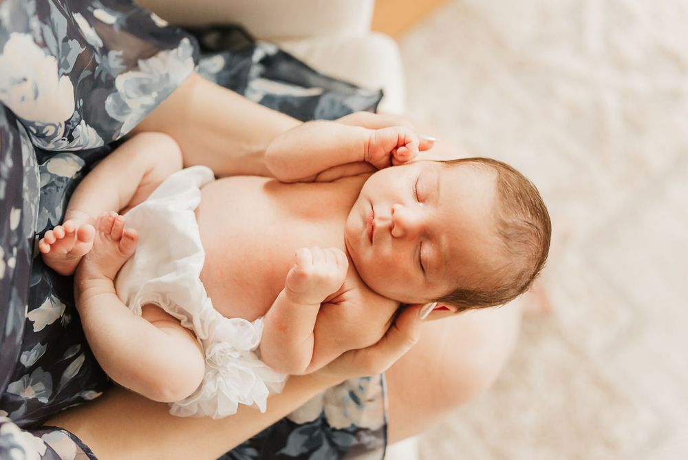 cincinnati newborn lifestyle photographer