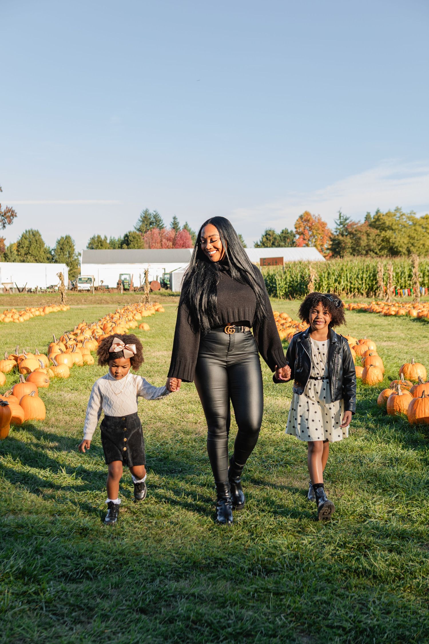 family session, family portraits, lifestyle photography, pumpkin patch