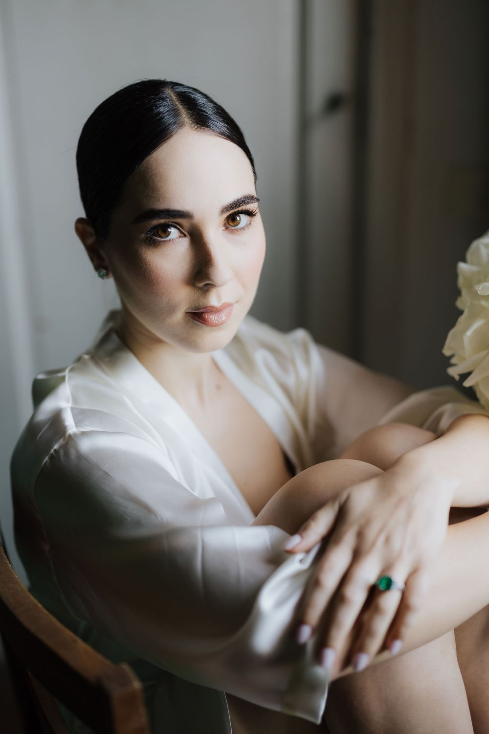 Timeless wedding atmosphere in Tuscany captured in an editorial style.