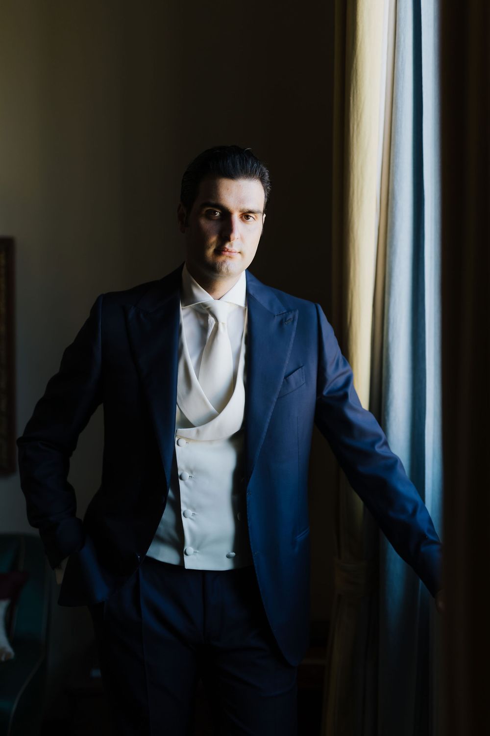 Timeless wedding atmosphere in Tuscany captured in an editorial style.