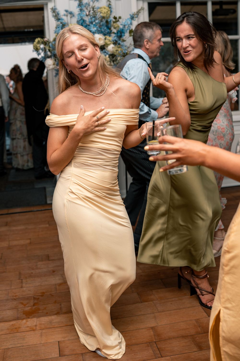 BLACK TIE WEDDING - LONDON WEDDING PHOTOGRAPHY - WEDDING DANCEFLOOR