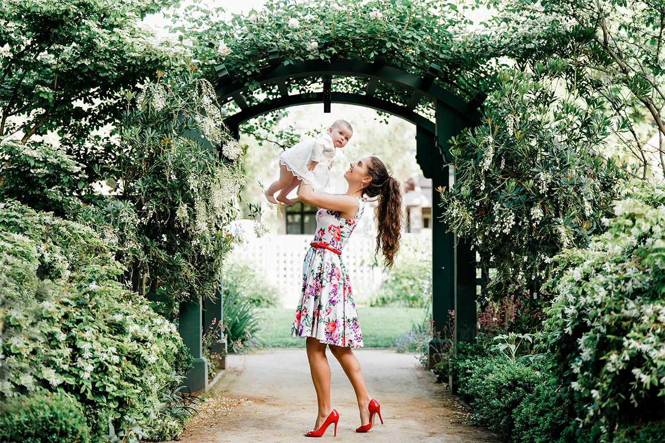 Bay Area mini session photography in outdoor park setting with soft natural lighting.