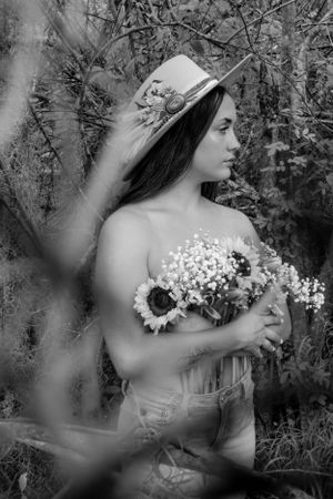Flower Top Black and White