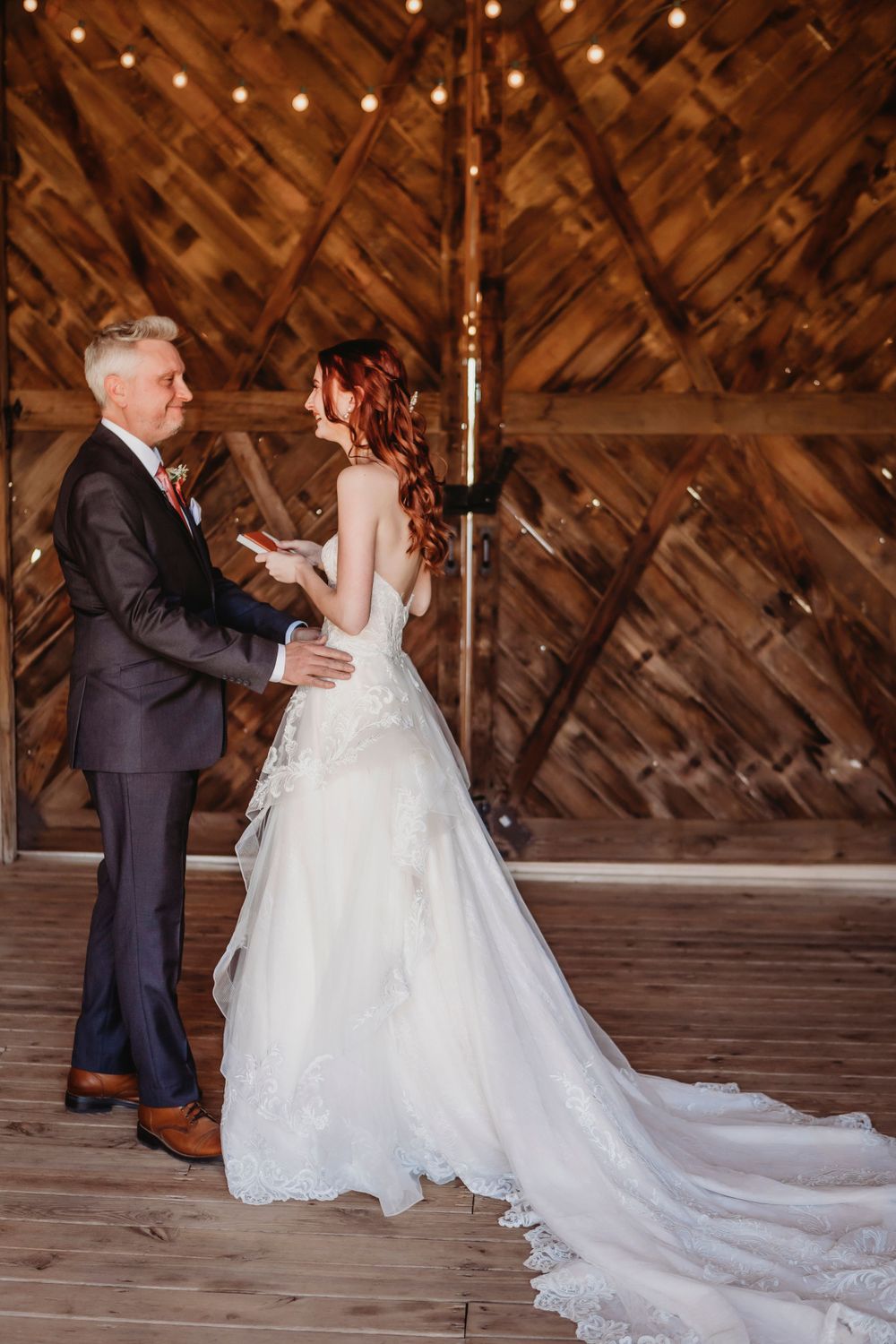 The barn at the woods edmond oklahoma wedding photographer
