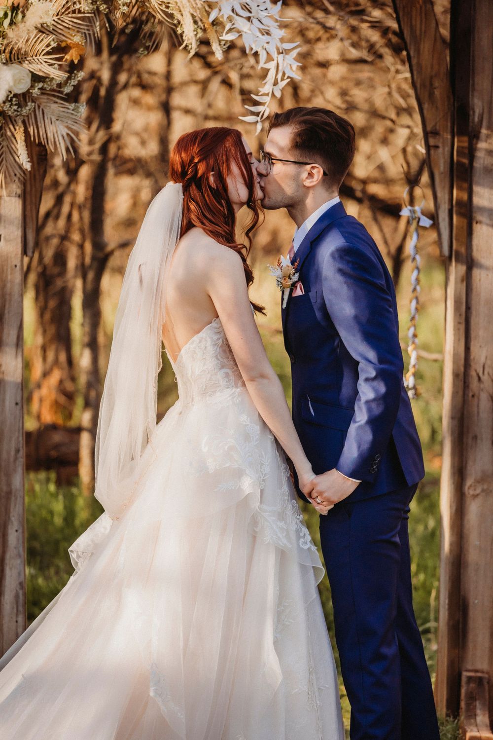 The barn at the woods edmond oklahoma wedding photographer